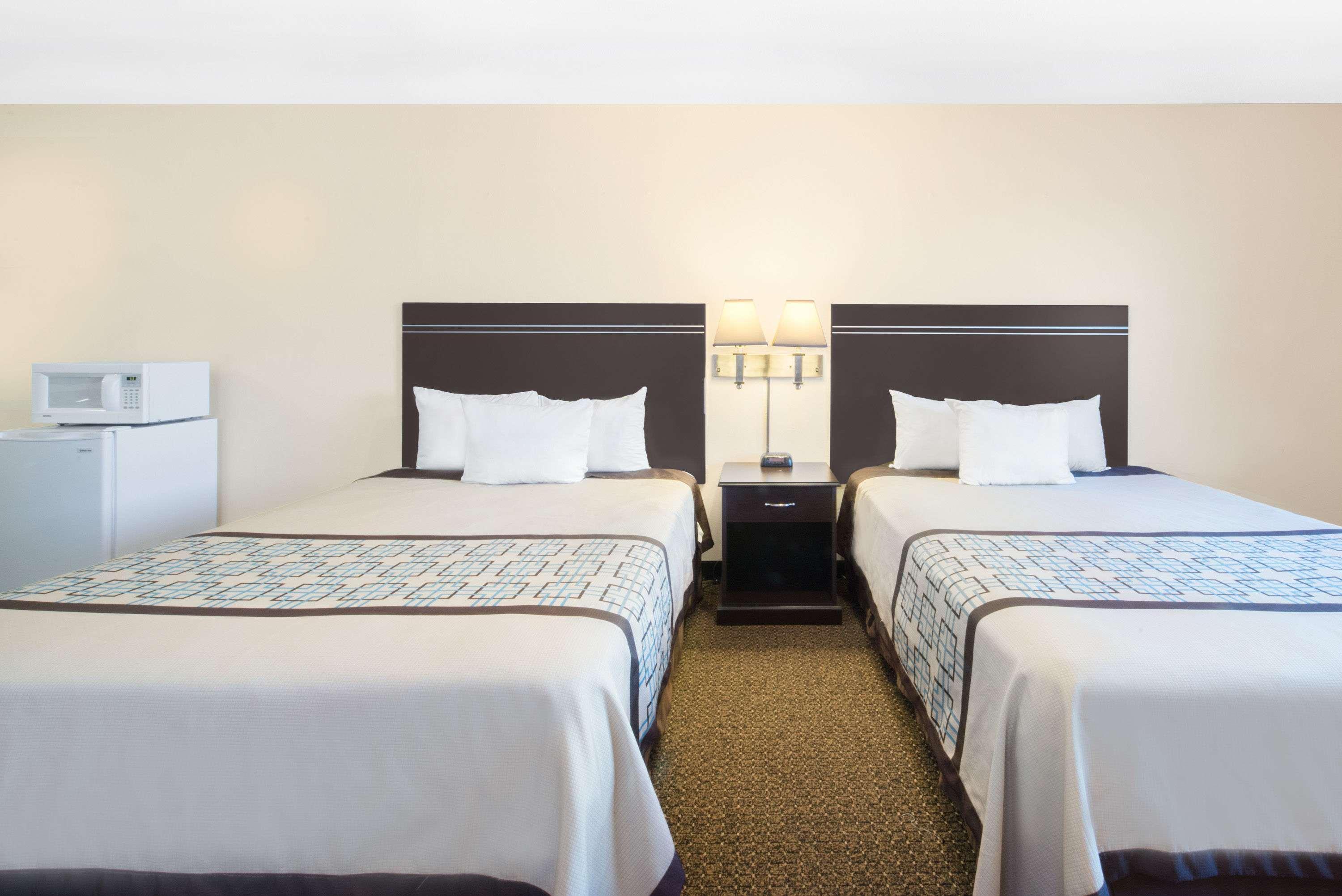 Days Inn By Wyndham Hobbs Esterno foto