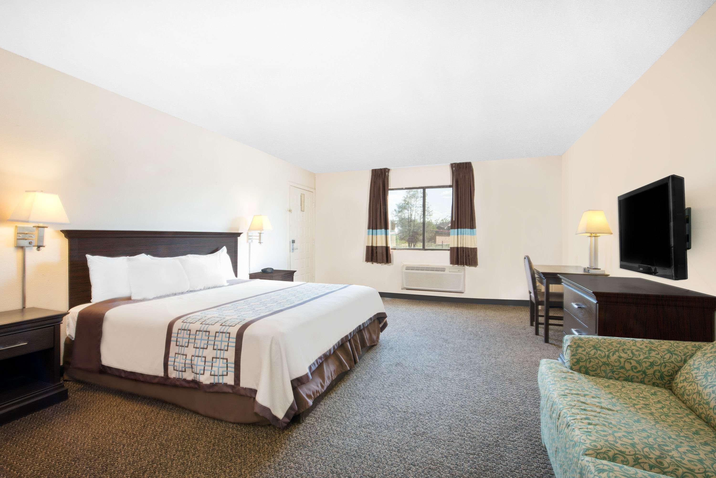 Days Inn By Wyndham Hobbs Esterno foto