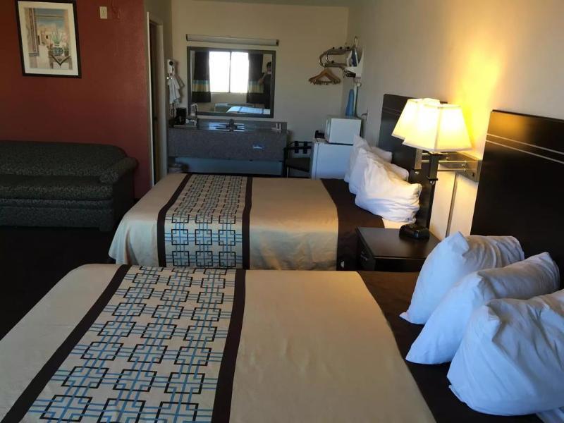 Days Inn By Wyndham Hobbs Esterno foto